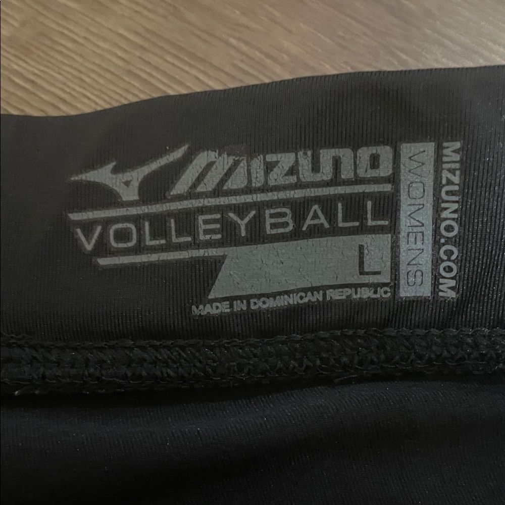 Mizuno Black Volleyball Shorts - Picture 2 of 3